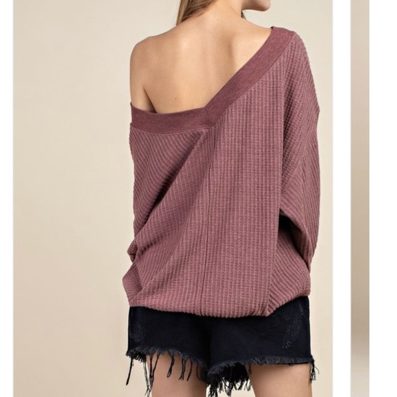 SOLD Marsala bubble sleeve v neck long sleeve top - Picture 3 of 8